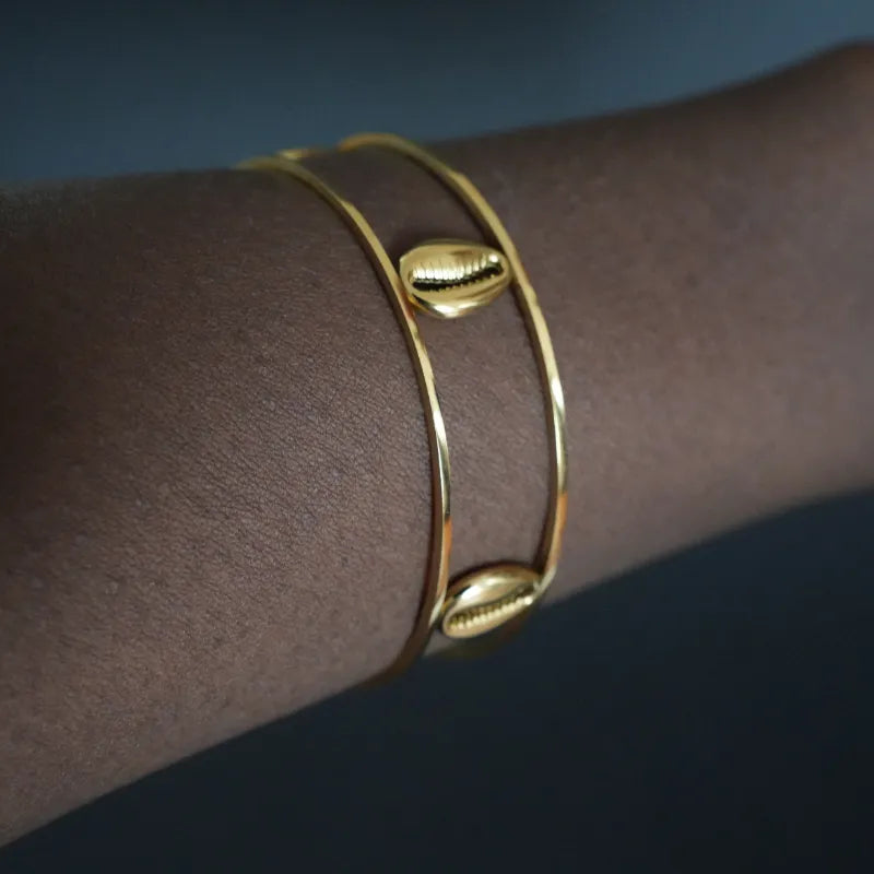 Aida Cowries Bangle